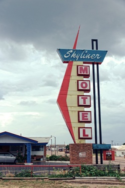 Skyliner Motel. STROUD, OK.